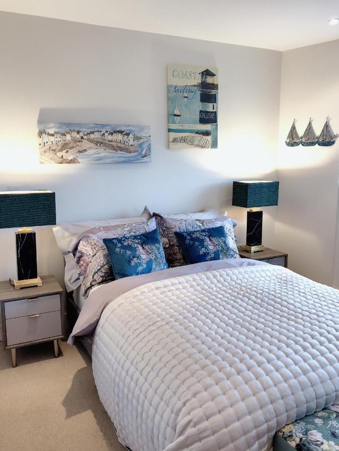 Apartment On The Doorstep Meridian Tower Marina