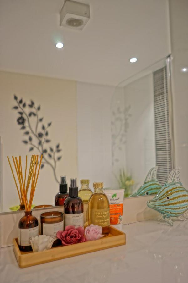 On The Doorstep Meridian Tower Marina Apartment *